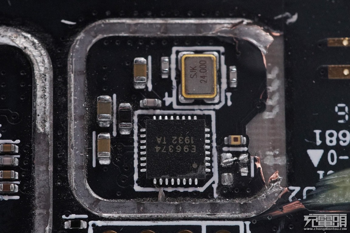 小米升降式无线充和80w无线充对比,小米20瓦无线充拆解