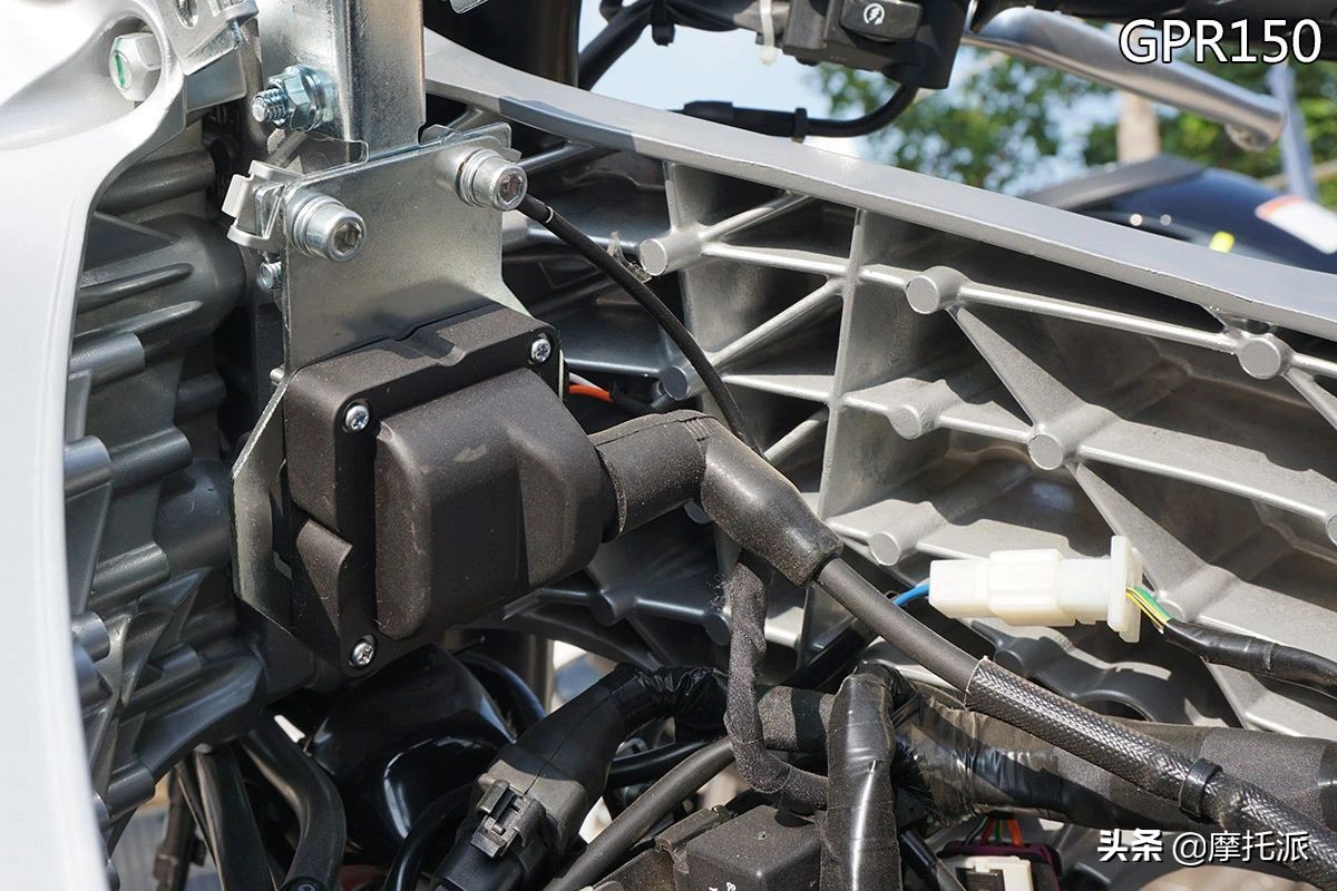 豁车有理，拆车无罪：GPR150灵魂对决250SR