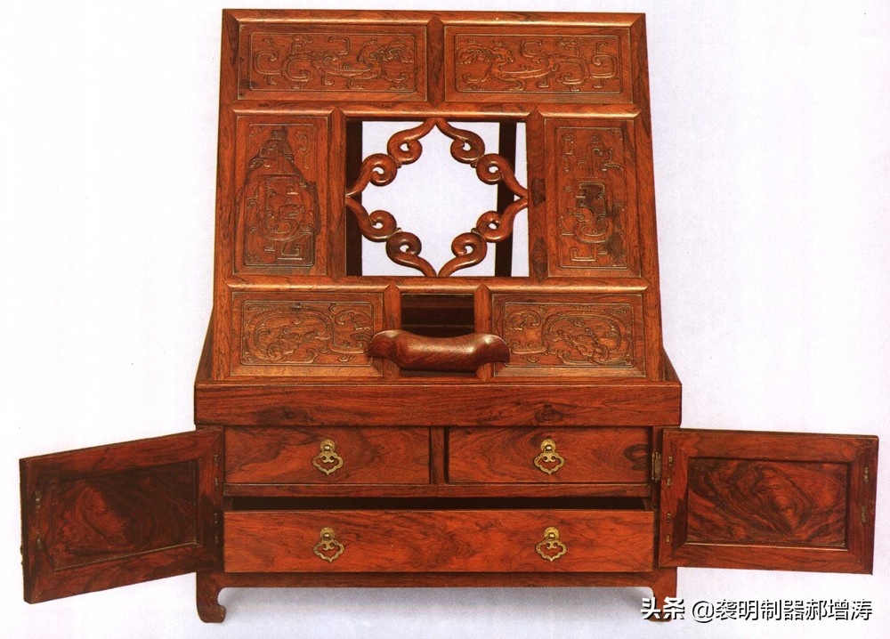 魏璎珞云肩纹饰明式家具中也有赏《明式家具珍赏》中的四簇云纹