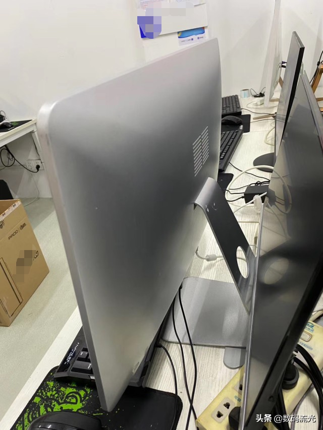 单位老板卖一批苹果电脑给我，我报价500一台，老板：你心真黑