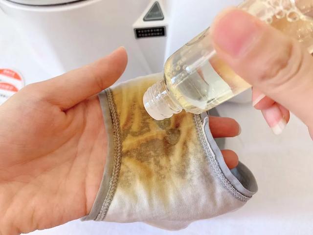 新买的女裤怎么清洗,洗休闲裤的正确方法