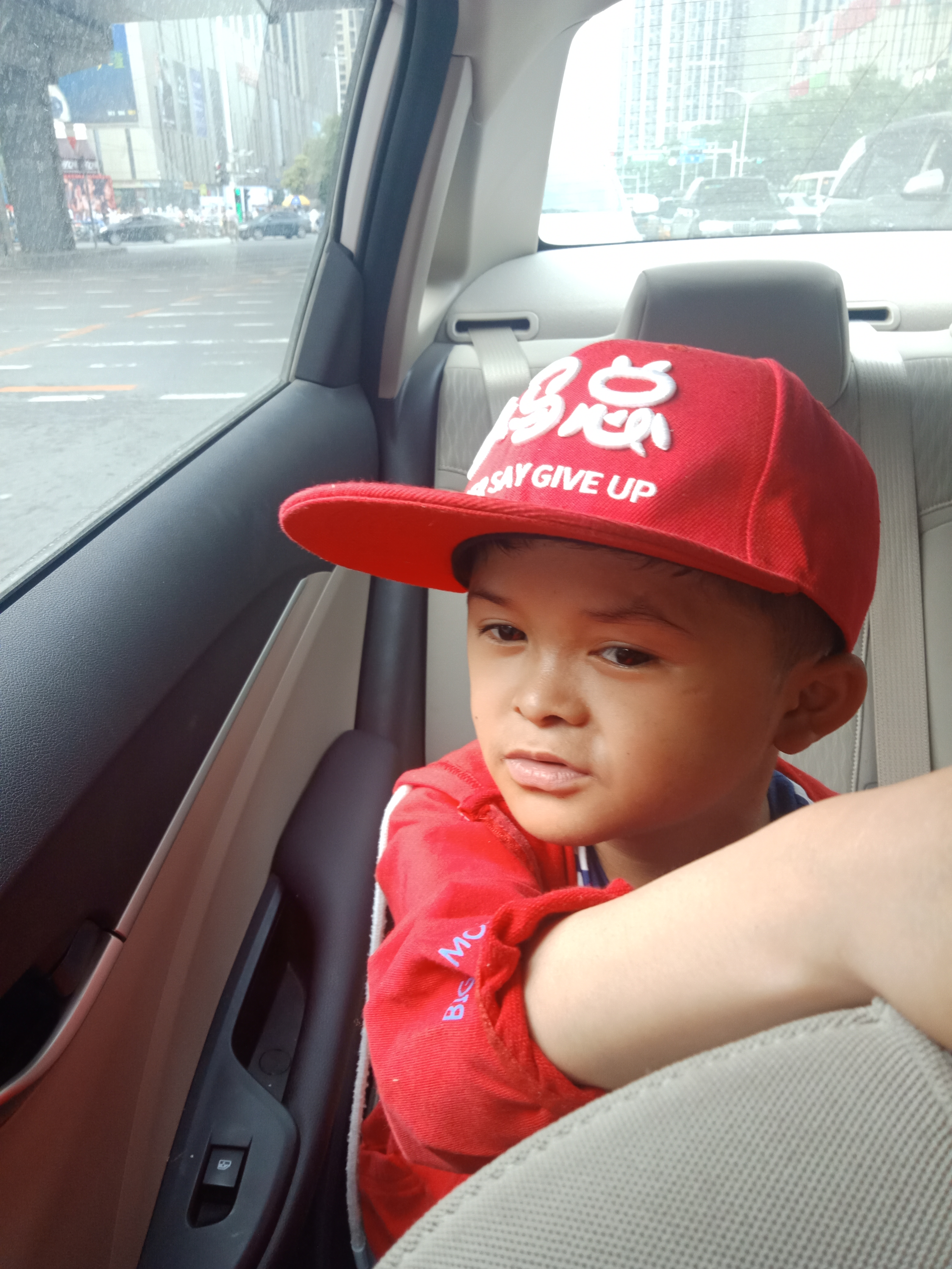 当上“总裁”的“小马云”：石家庄上学，专职保姆照顾，司机接送，大老板运作公司，老家破房新装修