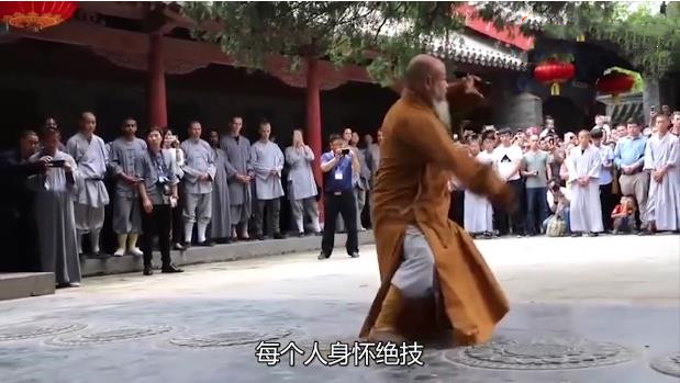 少林总教头习武36年练成达摩内功自称没有对手，专家：敢打一龙吗