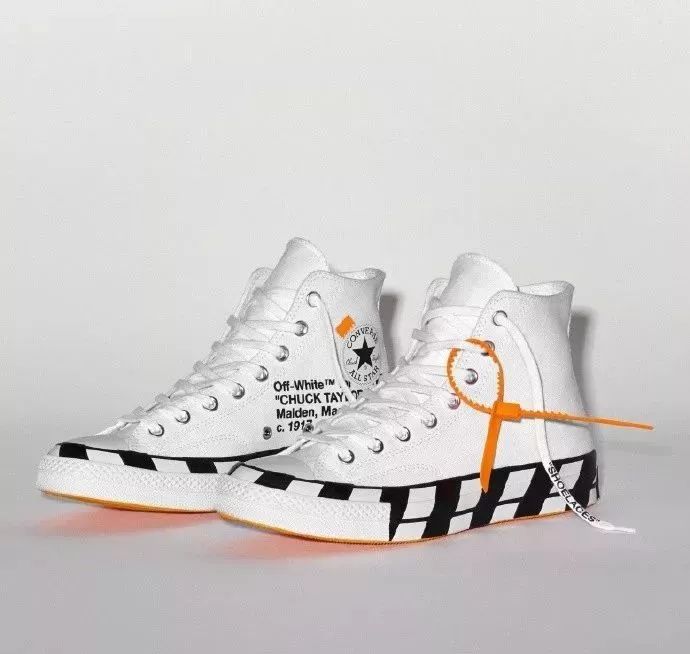 moschinohm合作款,hm和星际联名