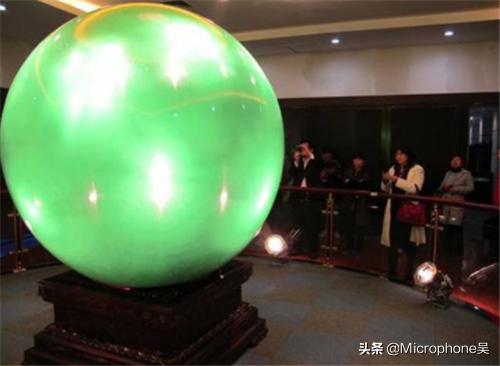最大的夜明珠重达6吨,巨型夜明珠世界最大夜明珠亮相