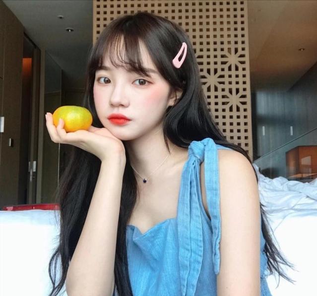 为何你的底妆总卡粉,为什么底妆没有瑕疵了感觉假