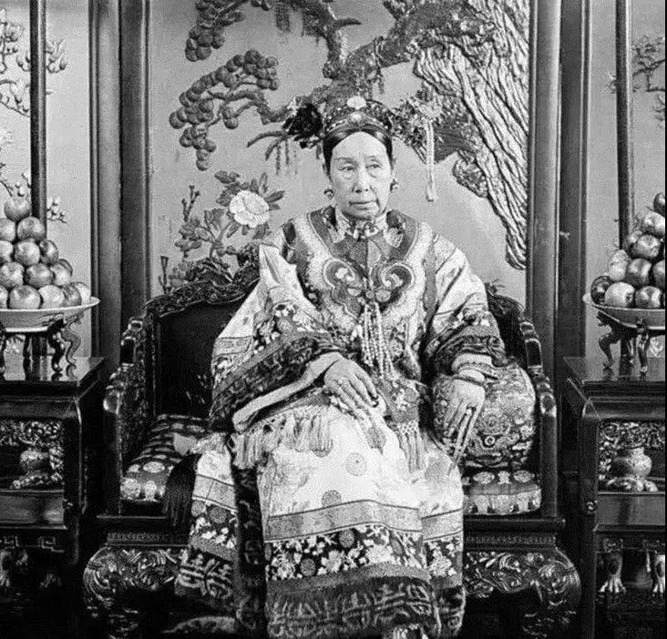 据说这个动作很帅很多人爱，但会影响男性生殖健康，真的吗？