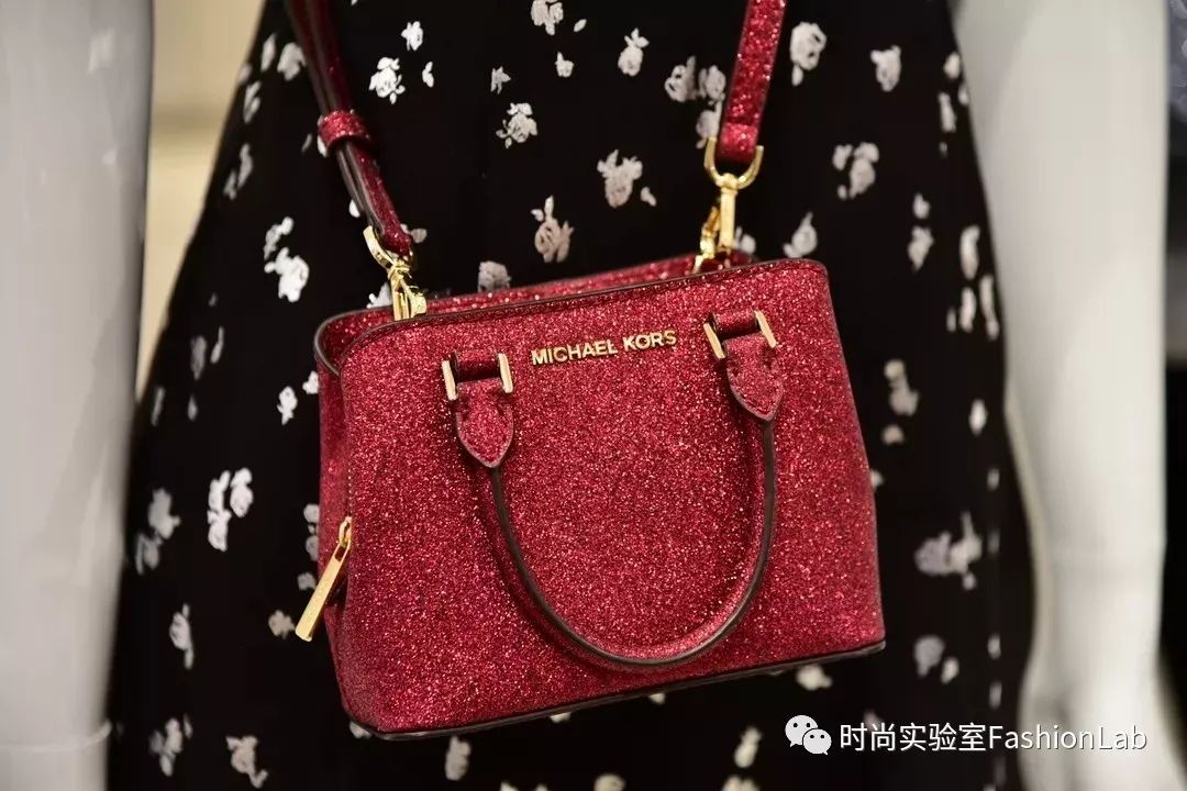 2折起的国际奢品折扣,去到这个意式奥莱小镇就能秒到