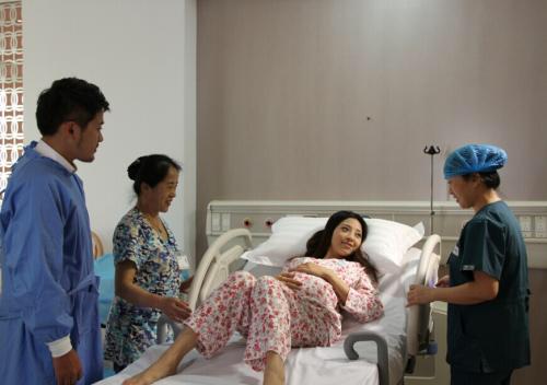 十七分钟记录生孩子顺产疼痛难忍,顺产后小腹一阵阵疼痛什么时候好