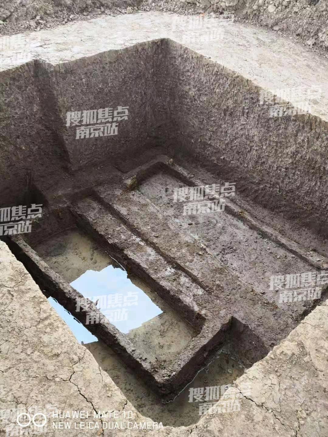 鍗椾含鏉挎ˉ宸ュ湴鍙ゅ,鍛ㄥ彛浜屾澘妗ュ彂鐜颁簡鍙ゅ