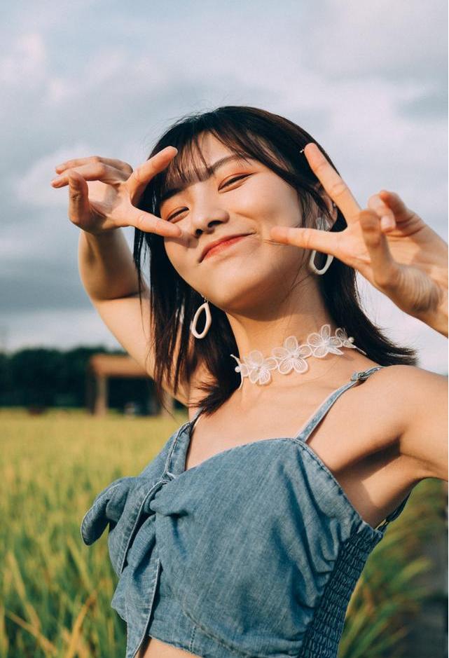 怎么露齿微笑拍照才好看,拍照怎么露齿笑和抿嘴笑好看自然