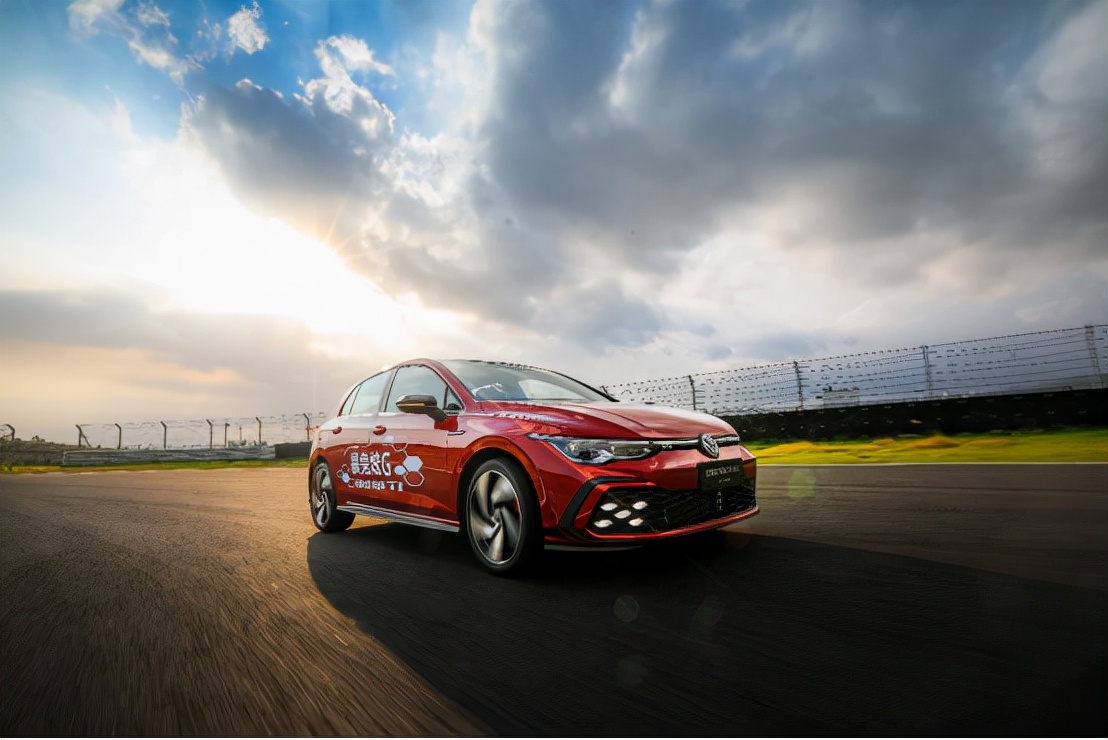 赛道试驾第八代高尔夫,全新高尔夫gti全网最硬核pk