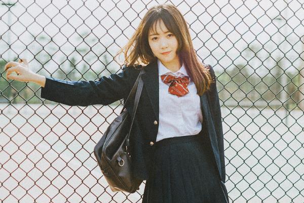 水瓶座女生让你知道有人追她,水瓶座女生追白羊座