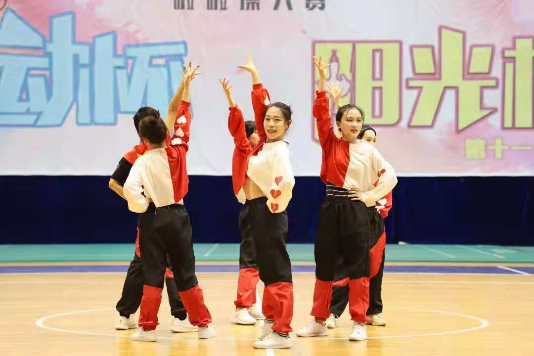 五月动起来图片,五月动起来舞蹈视频