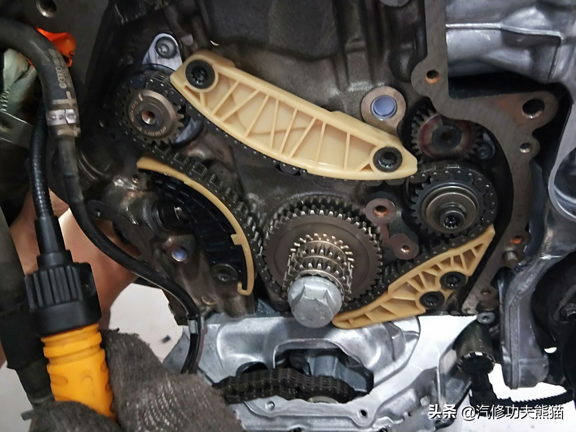 07年奥迪a6轻微烧机油怎么解决,奥迪2007款a6烧机油的原因