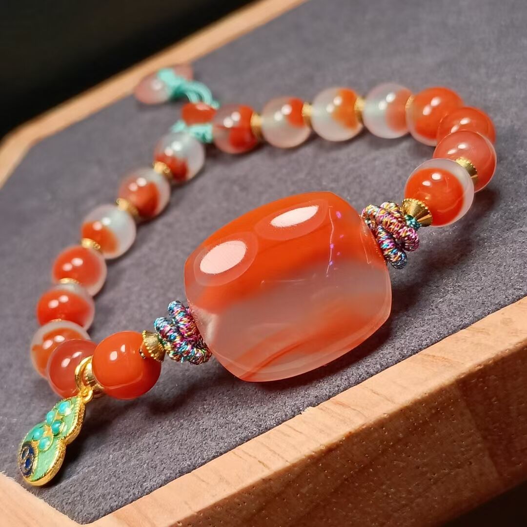 什么手串对自己的运气比较好,2024本命年带什么手串