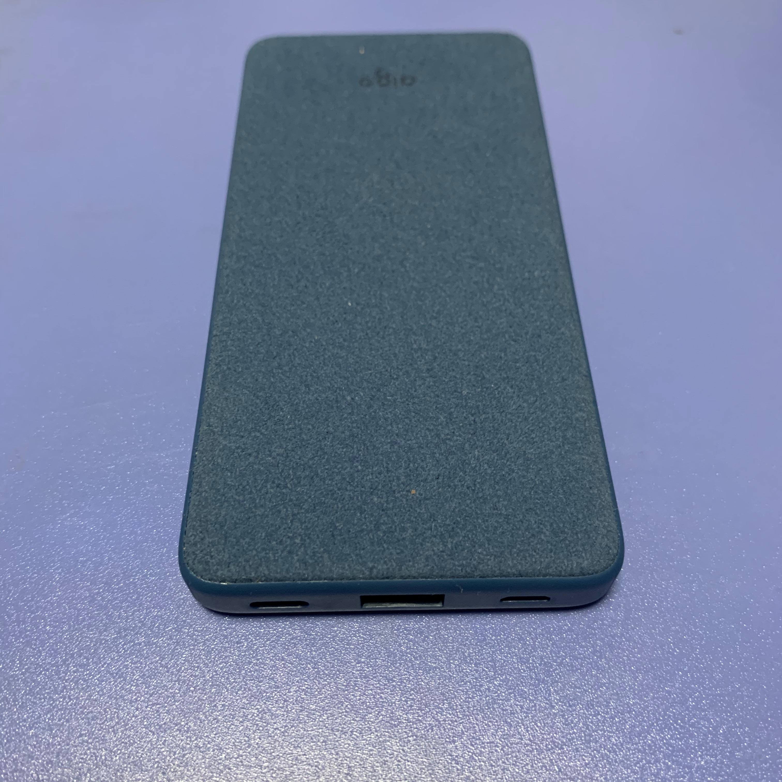 爱国者移动电源2018纪念版,爱国者10000毫安充电宝测评