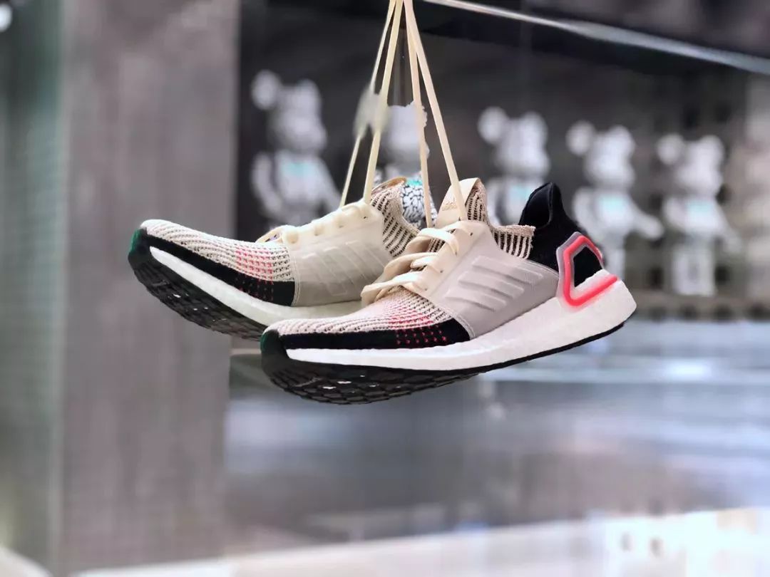 秋冬款adidas4d,adidas跑步鞋四年级