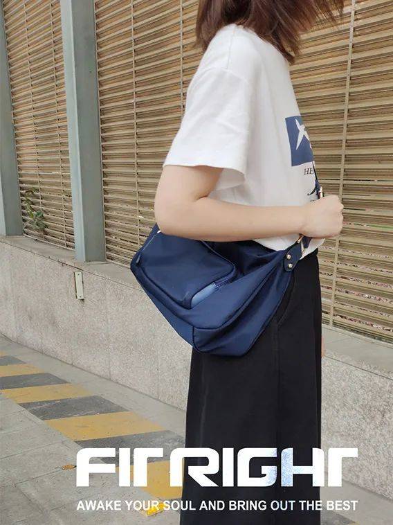 今年特别流行尼龙包 (今年流行的尼龙包包)