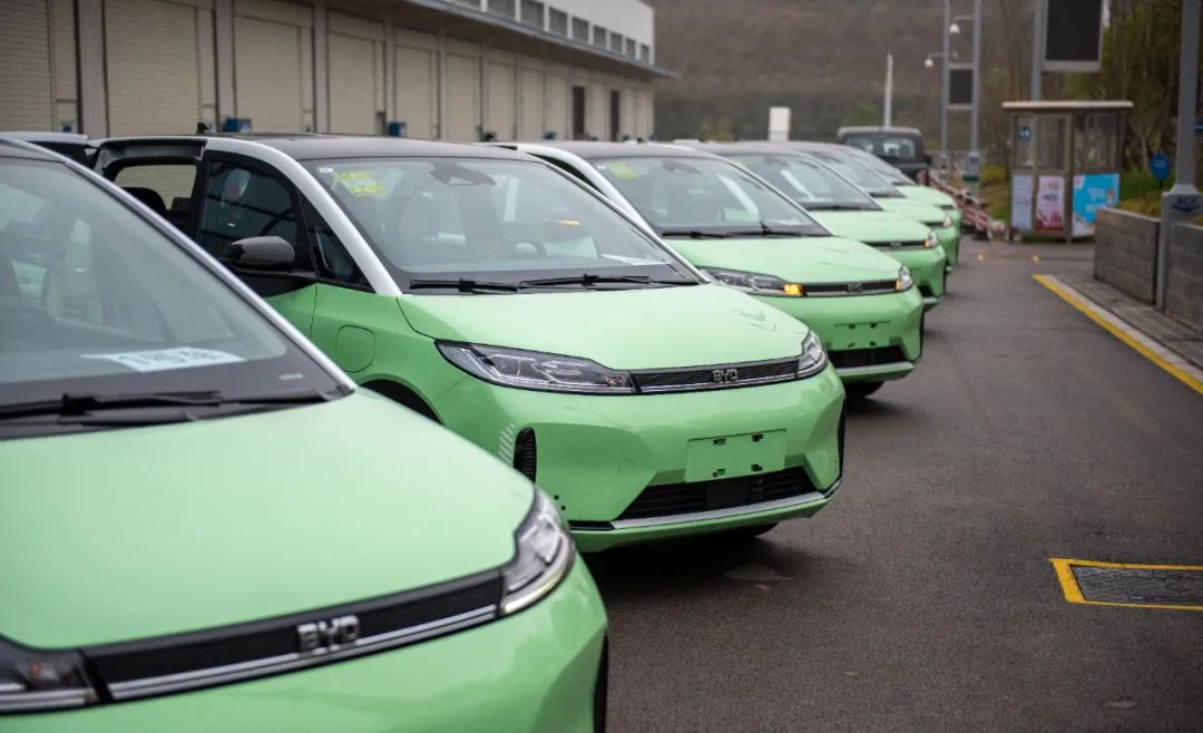 买车来跑滴滴划算还是租车划算呢,出行打滴滴划算还是自己买车划算