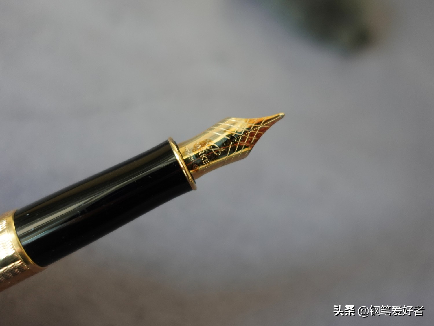 派克钢笔18k纯金老款,全新派克卓尔系列钢笔18k750