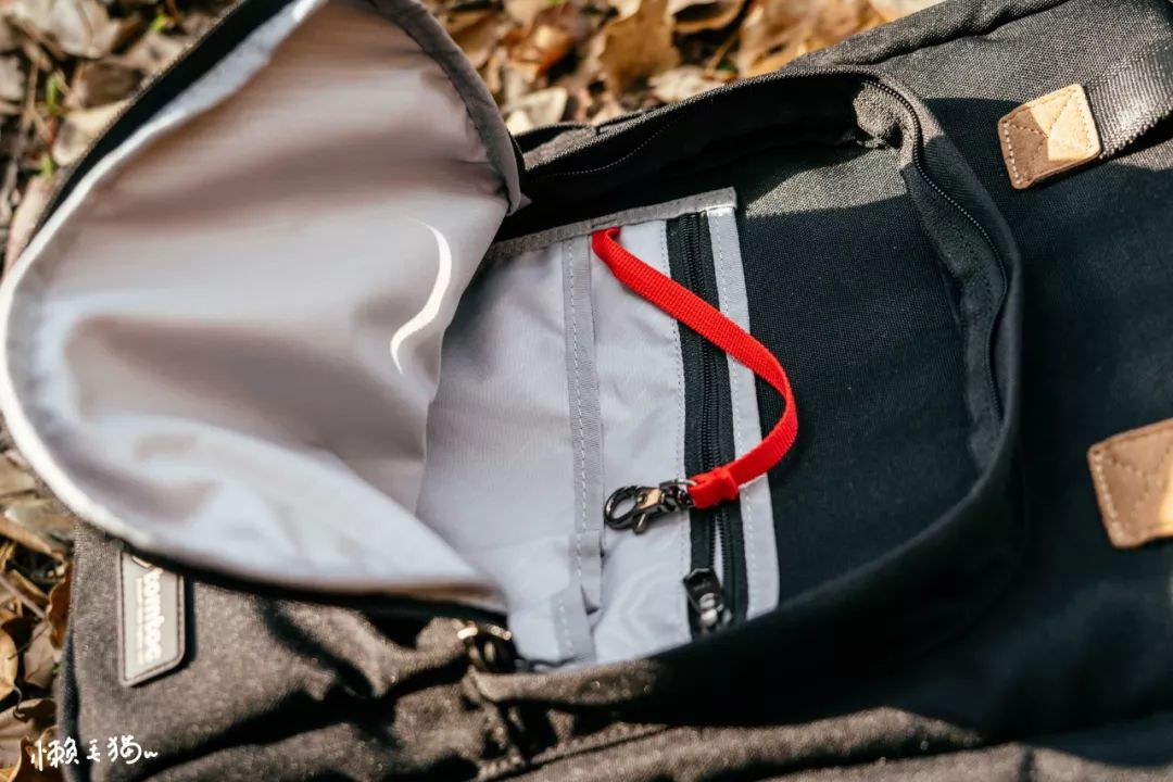 低调且实用,妹子通勤也能背——tomtocA60双肩包测评