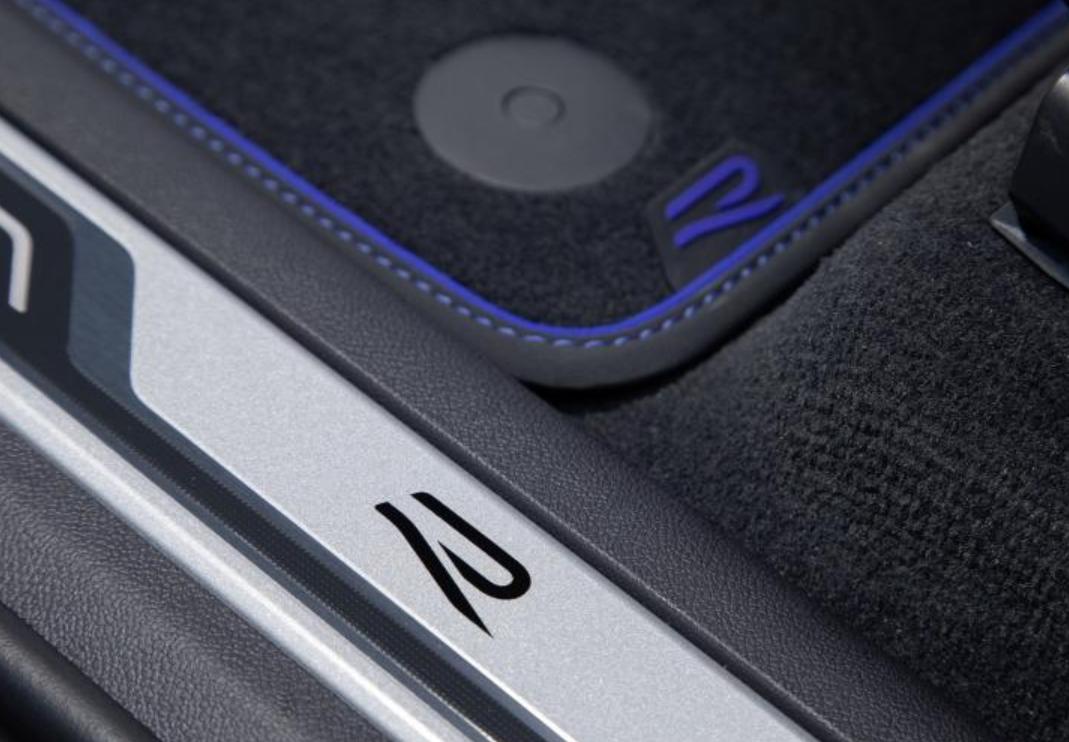 大众途锐r最新款图,就怕大众带字母