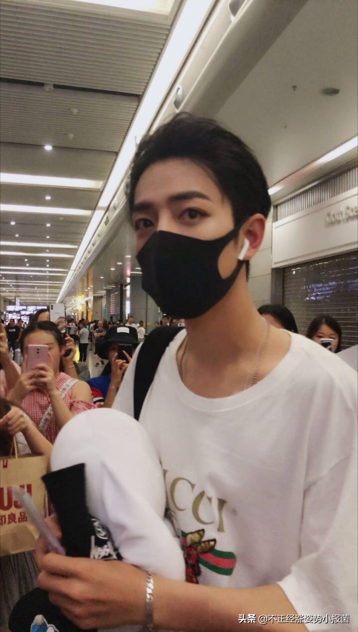 肖战背后的真实感受,肖战背后的辛酸谁人知