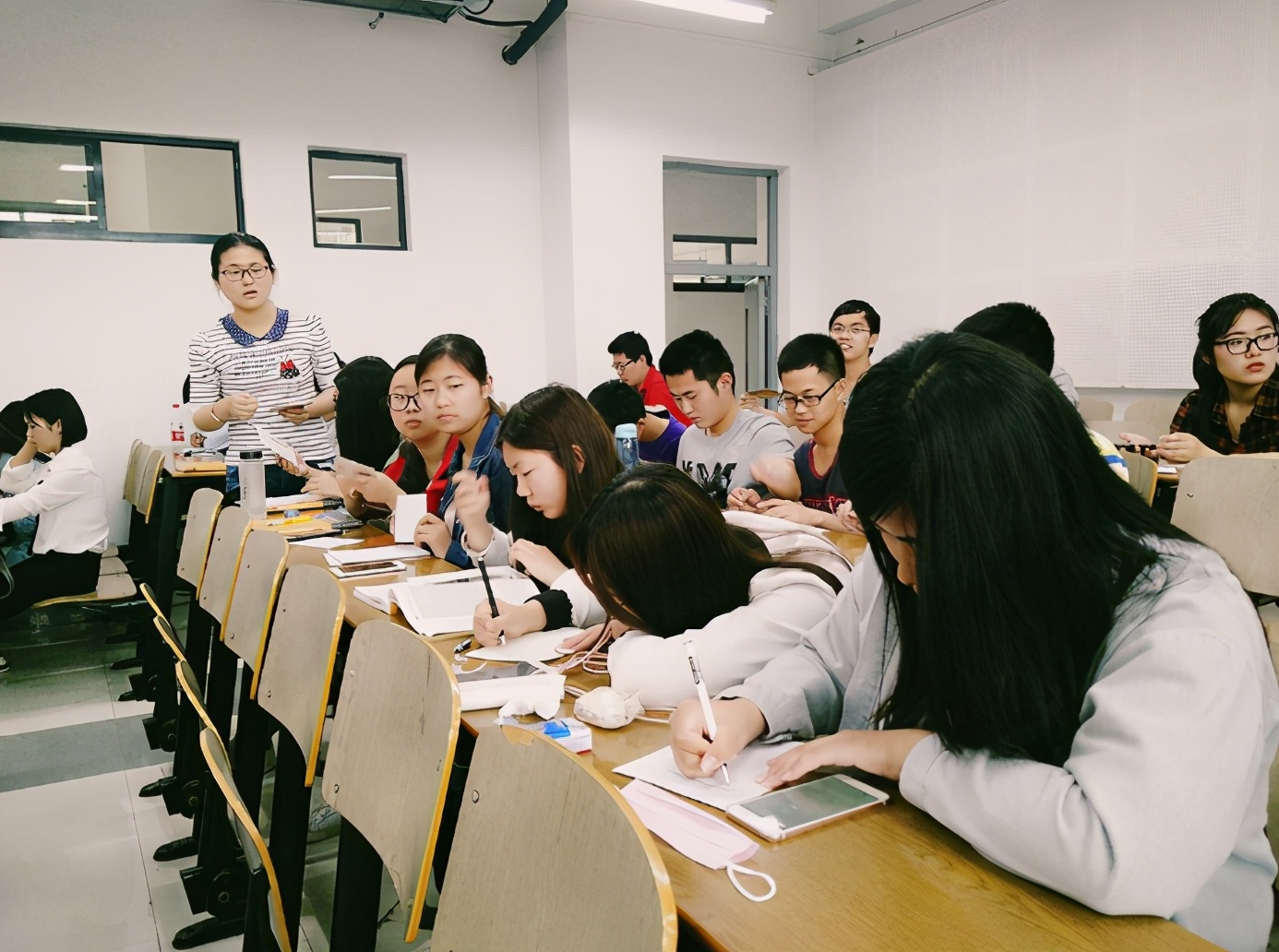 如何处理好大学宿舍人际关系,大学生应该如何处理宿舍人际关系