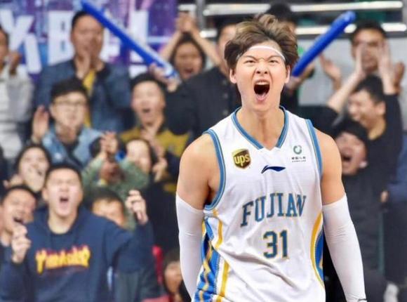 王哲林向杜锋请战,王泉泽王哲林