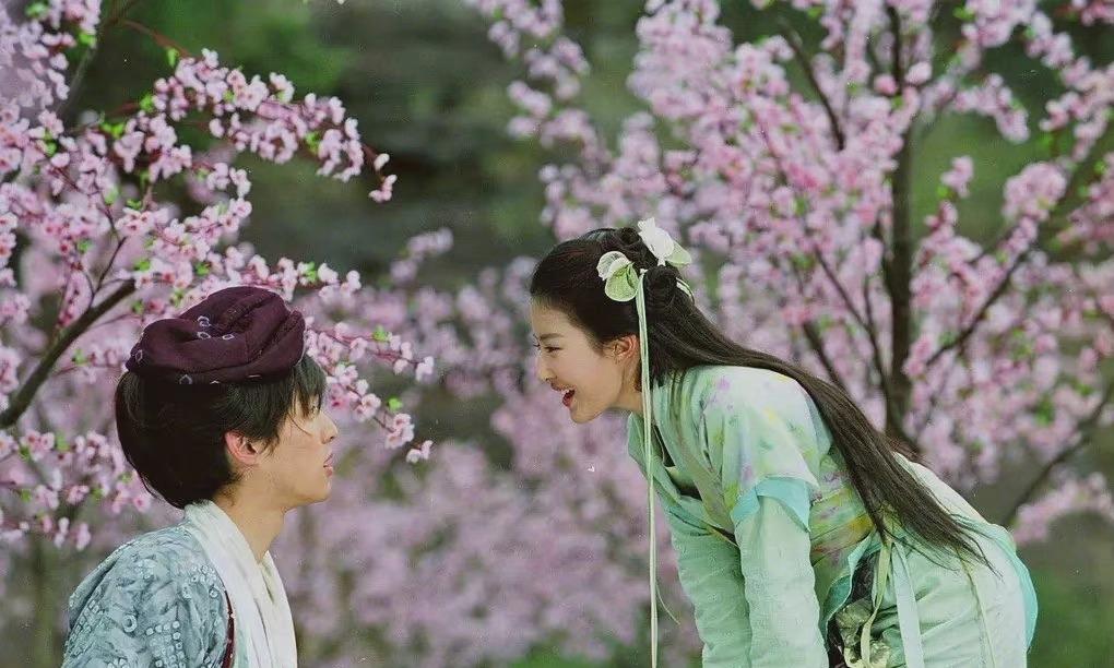 易建联曾对刘亦菲一见钟情,易建联恋情史