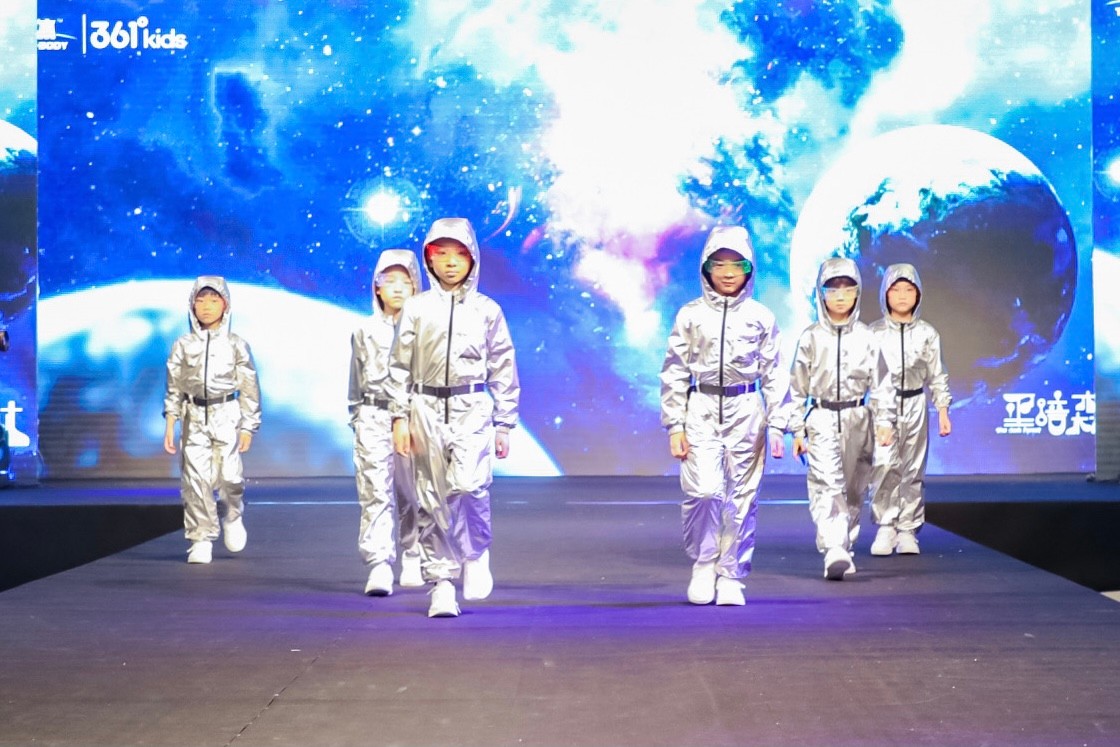 361儿童运动广告,361度儿童运动