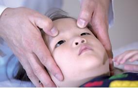 小儿打嗝停不下来,教你推拿手法和食疗秘方巧止呃