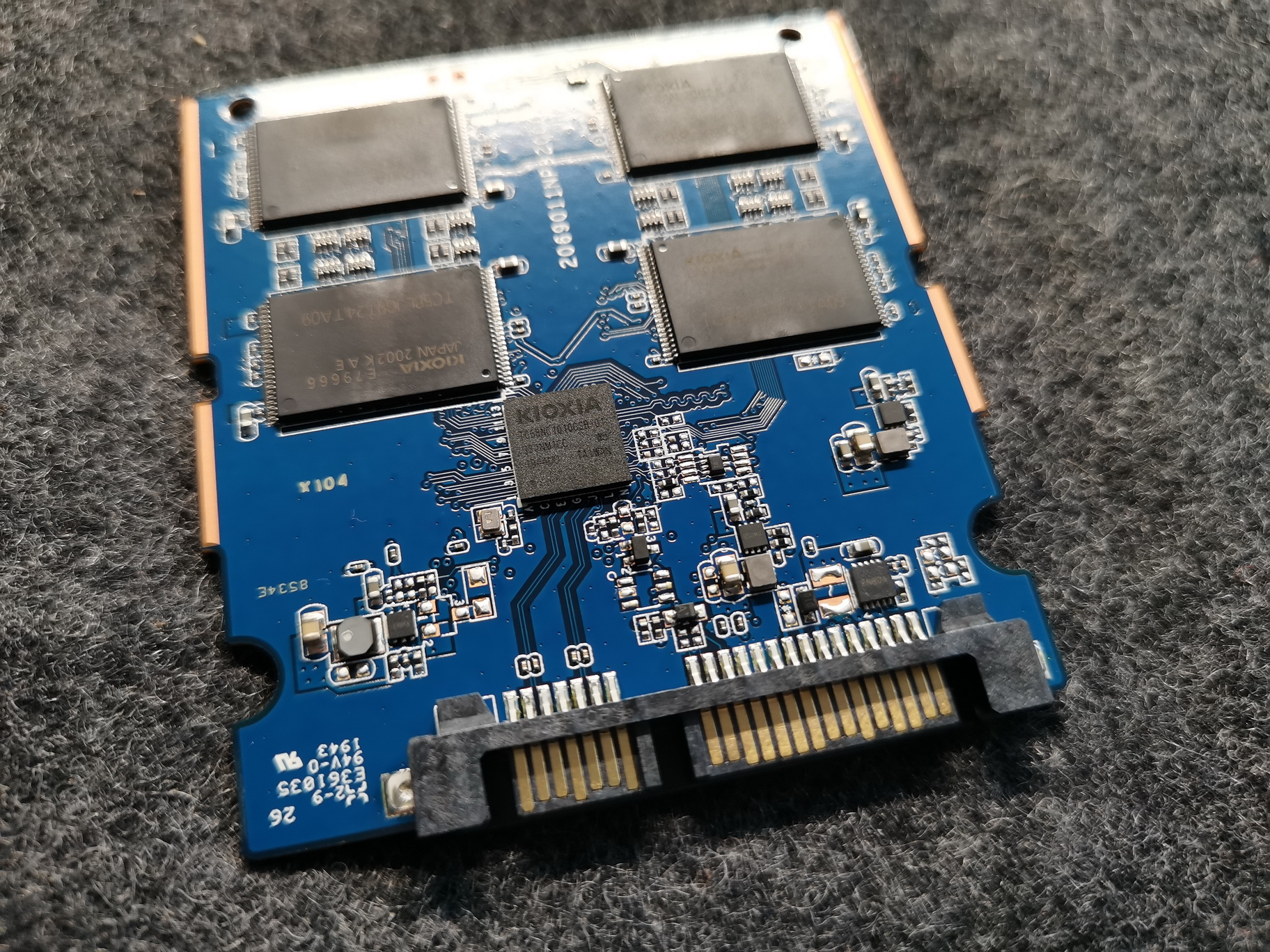 东芝铠侠rc20固态硬盘,东芝铠侠m.2固态硬盘如何