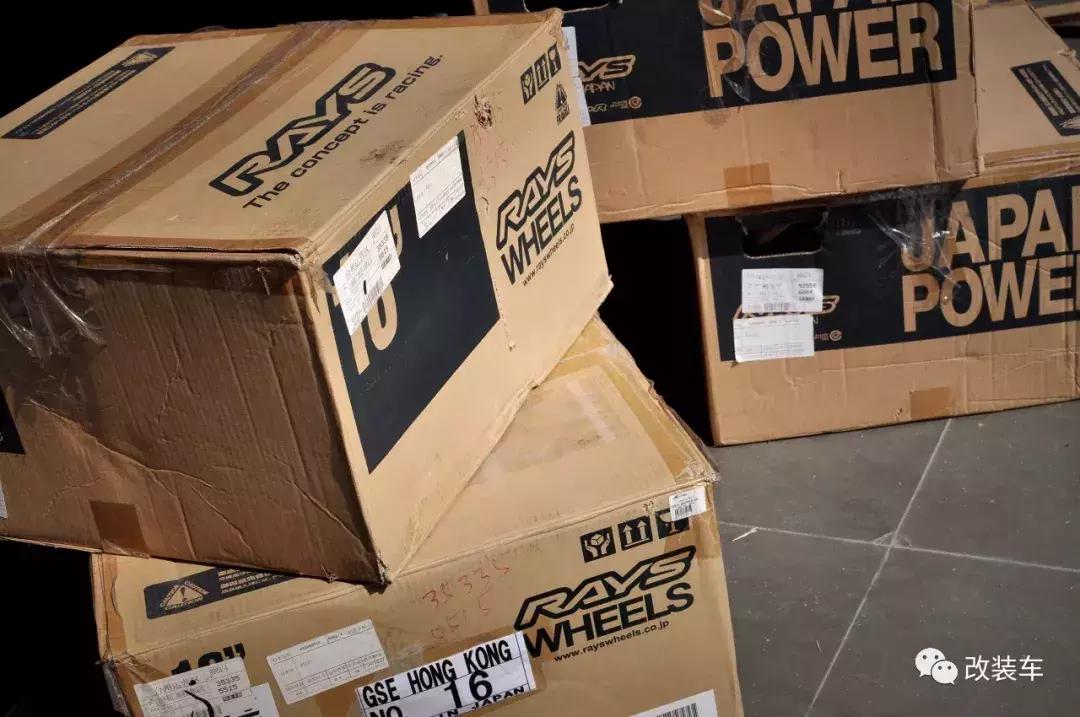 丰田86轮毂装18寸还是17寸好,丰田86加宽体