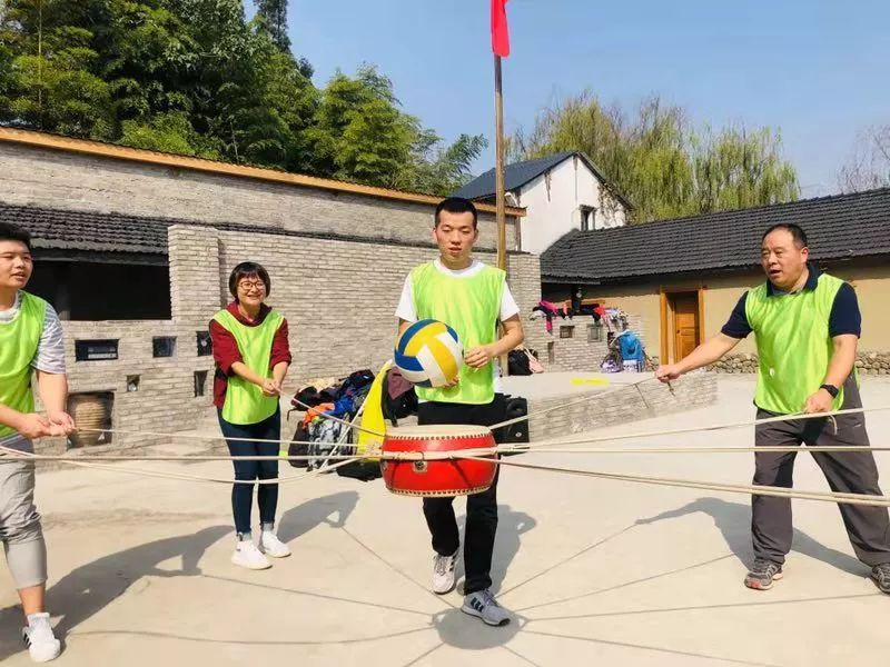 团建拓展努力奔跑继续前行,团建火力全开