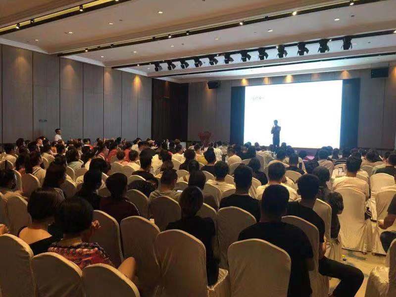 别人玩抖音月入几万,怎么用短视频年入千万