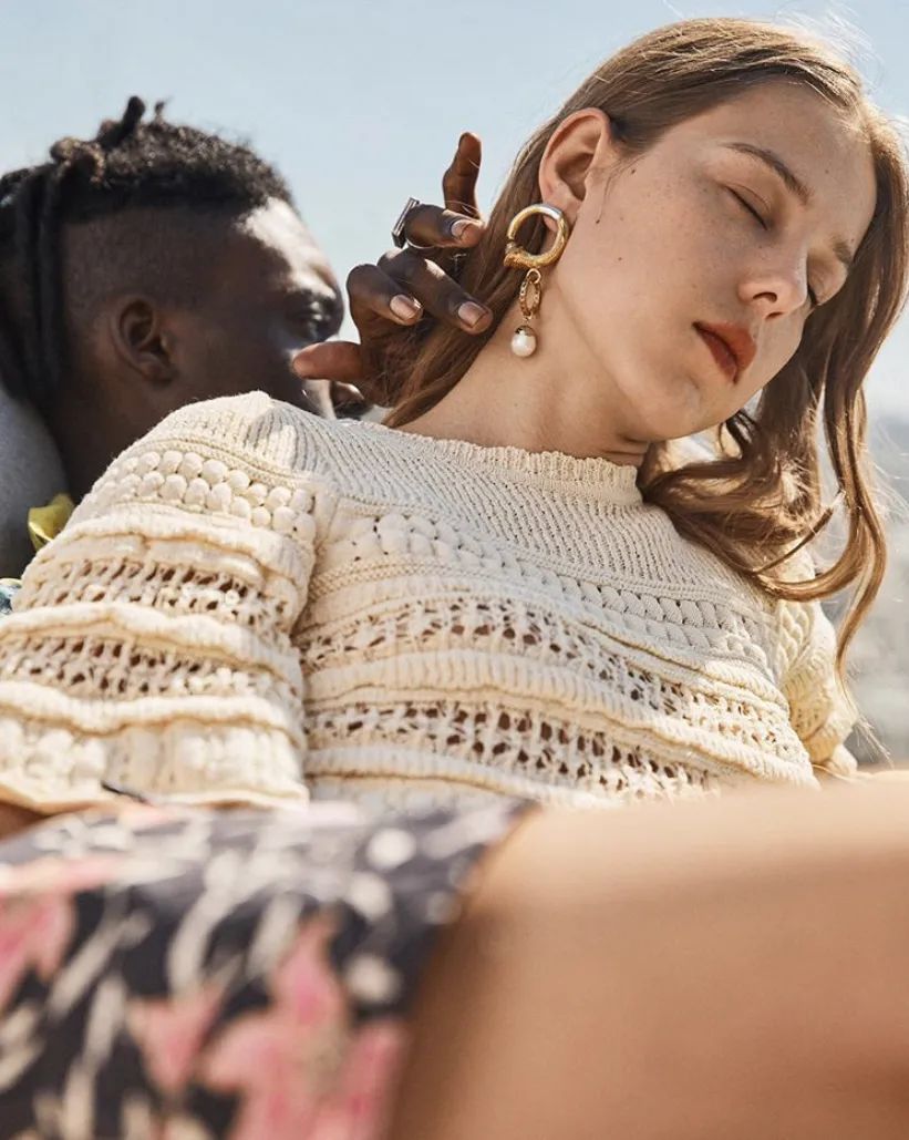 珍珠耳钉优雅永不过时,经典大方的耳钉