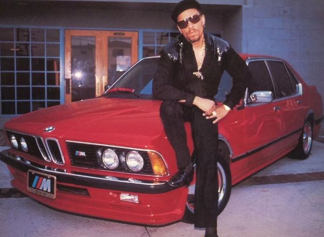 为什么说人生绕不过一台宝马,为什么人生绕不开一辆奔驰