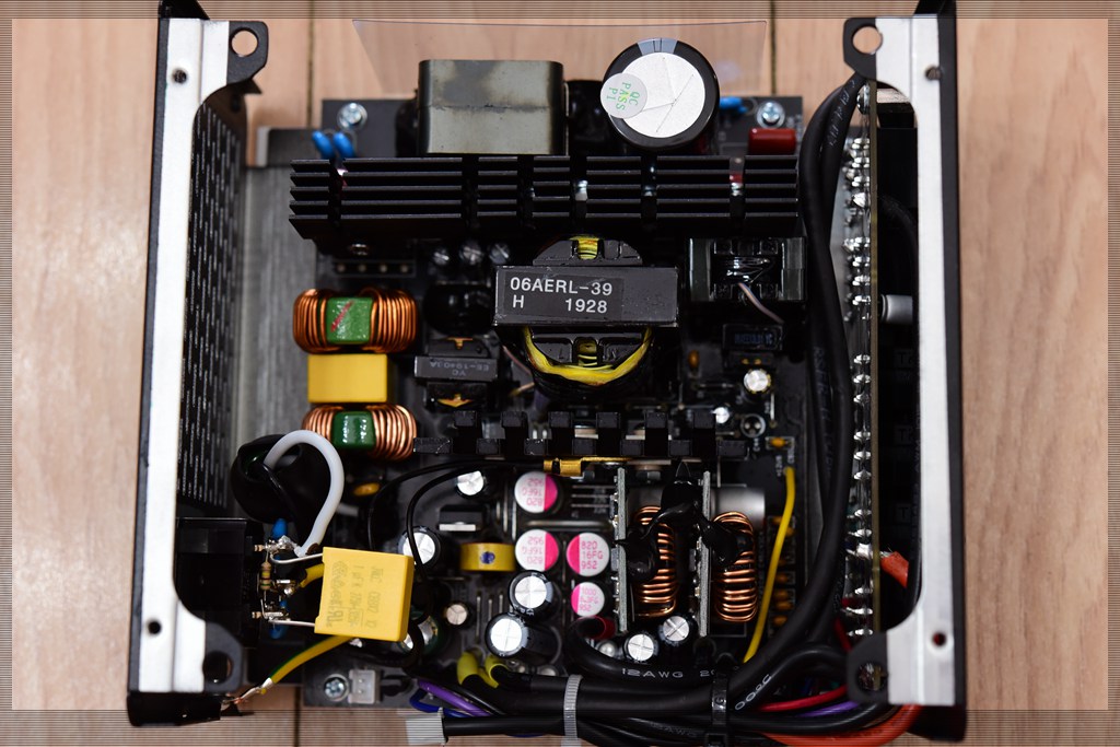 爱国者es650什么电容,爱国者yogo电源es650