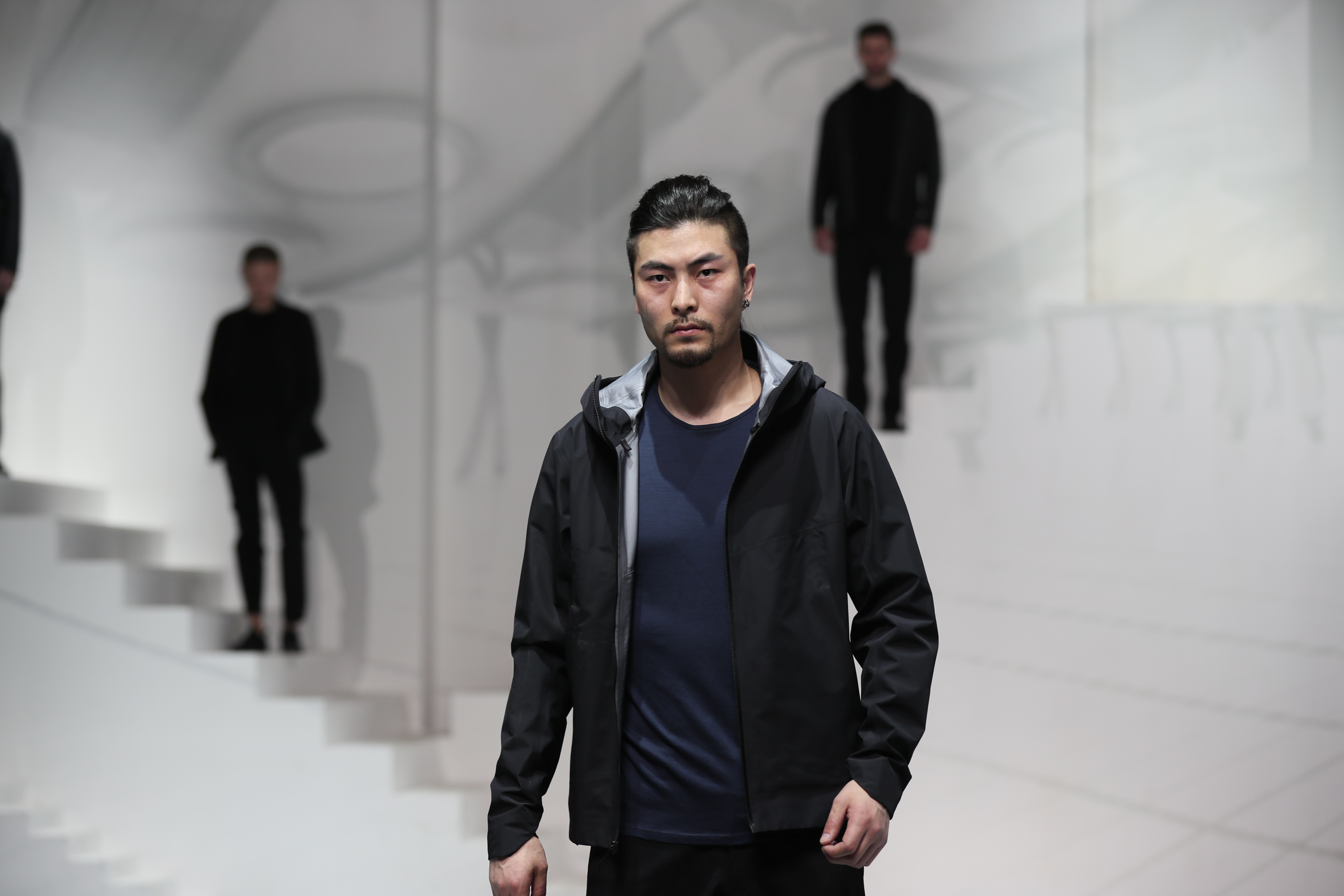 始祖鸟服装1019发布会,始祖鸟白色走秀