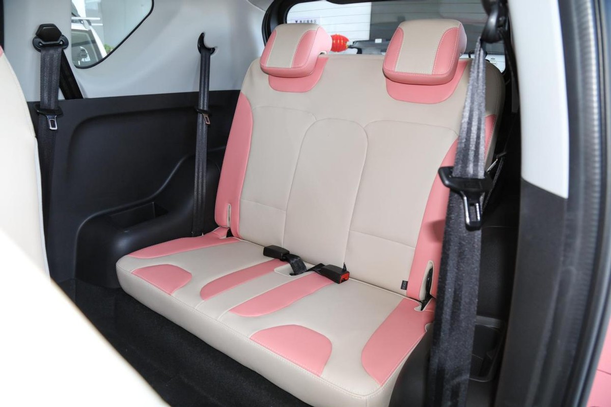 适合小姐姐的高颜值车,奇瑞小蚂蚁最新款内饰