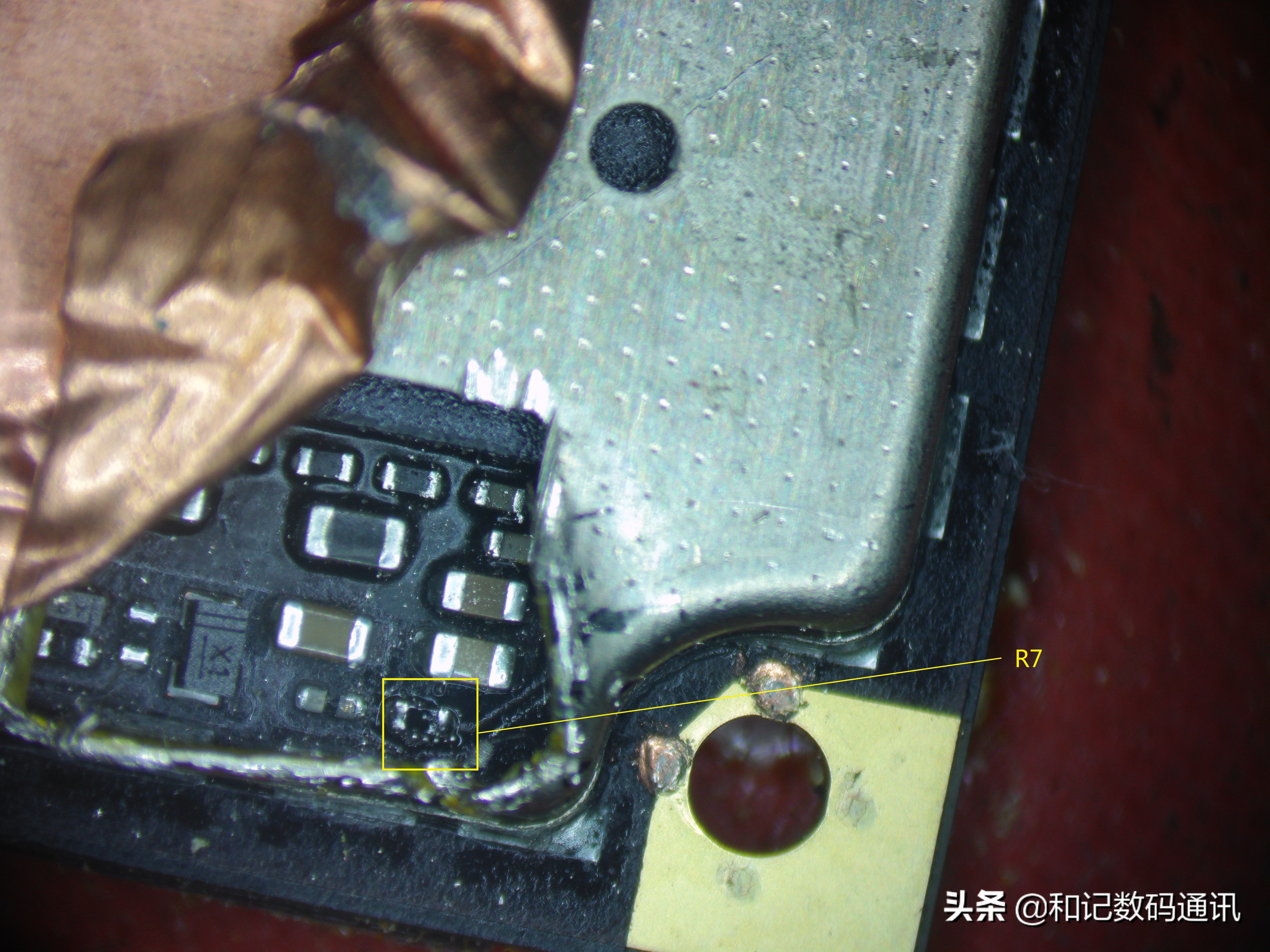 VIVO手机Y66音量加失灵维修一例