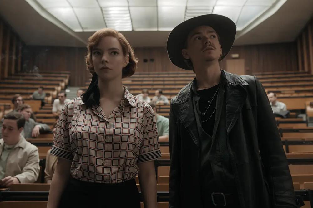 比起《女王的棋局》，女王的衣橱才是经典所在