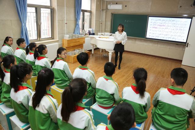 芳草地国际学校新疆,芳草地国际学校一年级