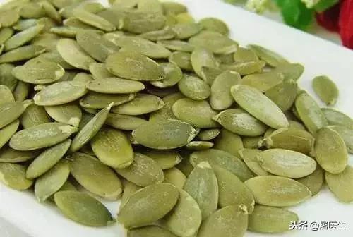 女人每天吃一把南瓜子有什么好处,早上一把南瓜子有奇效