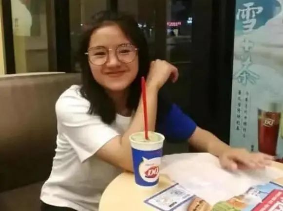 变形计韩安冉什么时候开始整容,李宏毅和韩安冉是同一期变形计吗