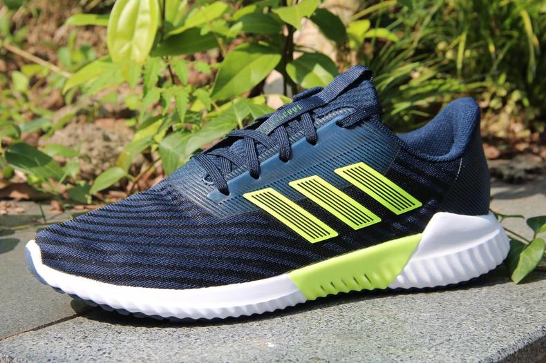 阿迪达斯清风跑鞋发黄怎么处理,阿迪达斯清风跑鞋eg1122