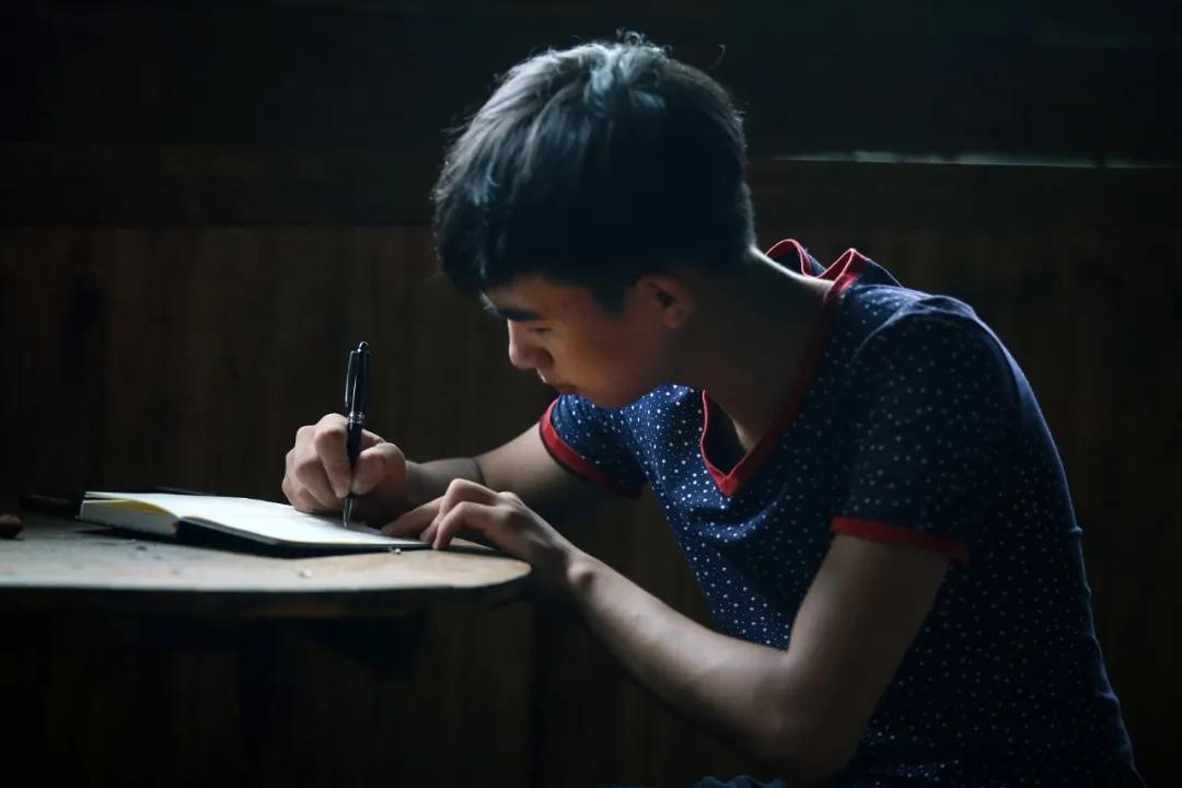 清华贫困生树洞刷屏原文,清华贫困生的树洞刷屏