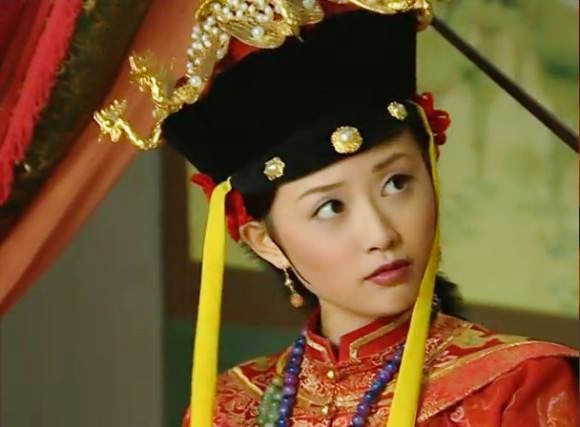 孝庄太后为什么把董鄂妃移出皇陵,为什么孝庄太后扔董鄂妃衣服